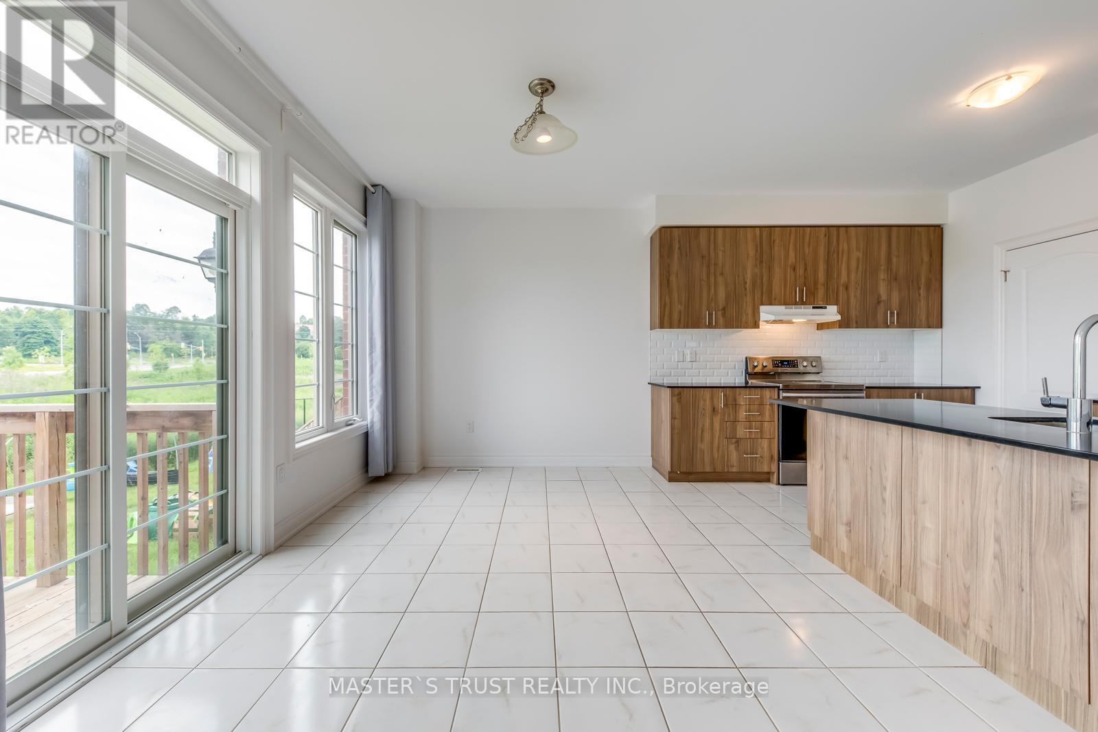 78 Tesla Crescent, East Gwillimbury (Holland Landing), Ontario  L9N 0T3 - Photo 6 - N12453475