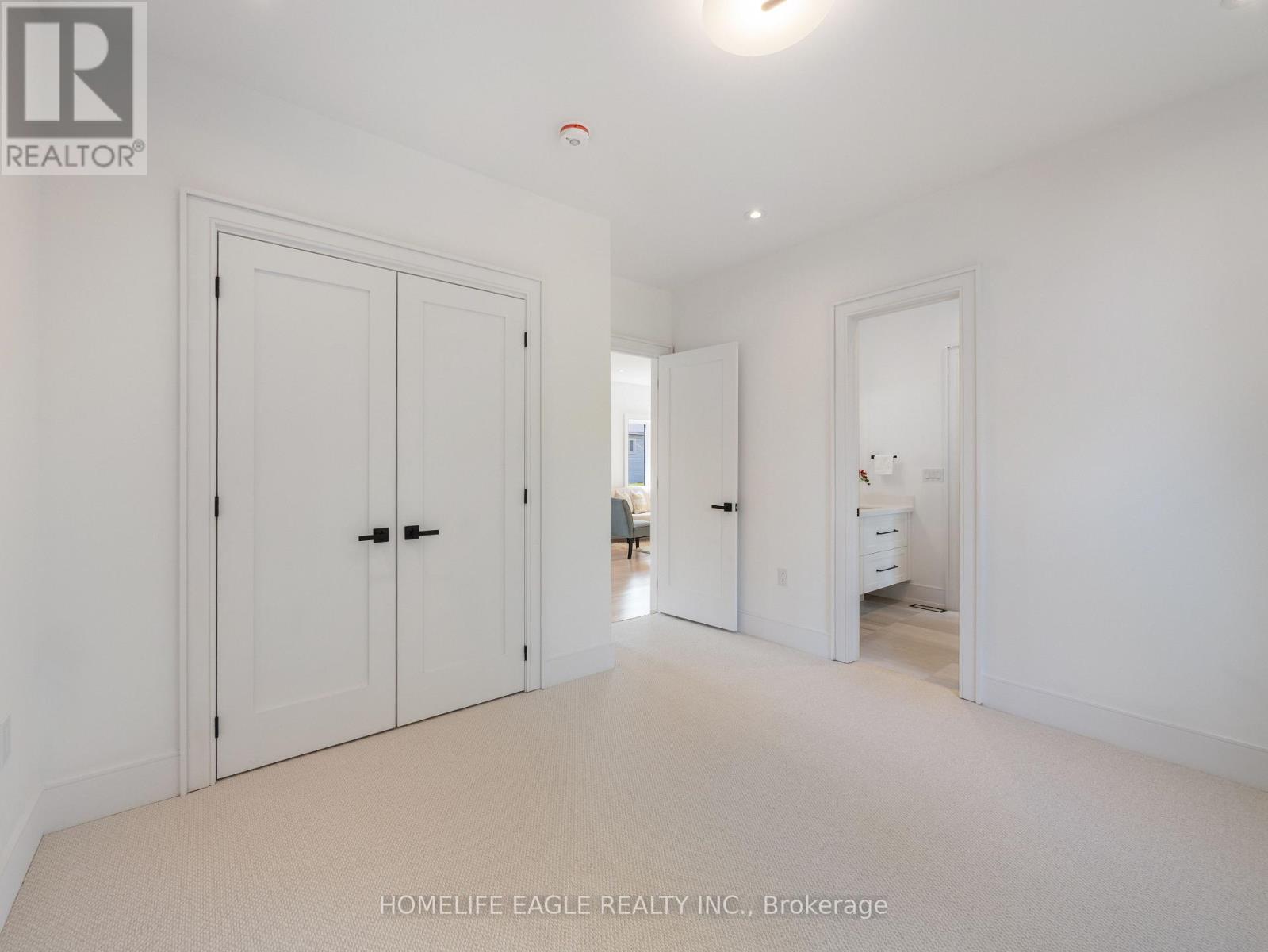 1242 Killarney Beach Road, Innisfil (Lefroy), Ontario  L0L 1W0 - Photo 19 - N12453528