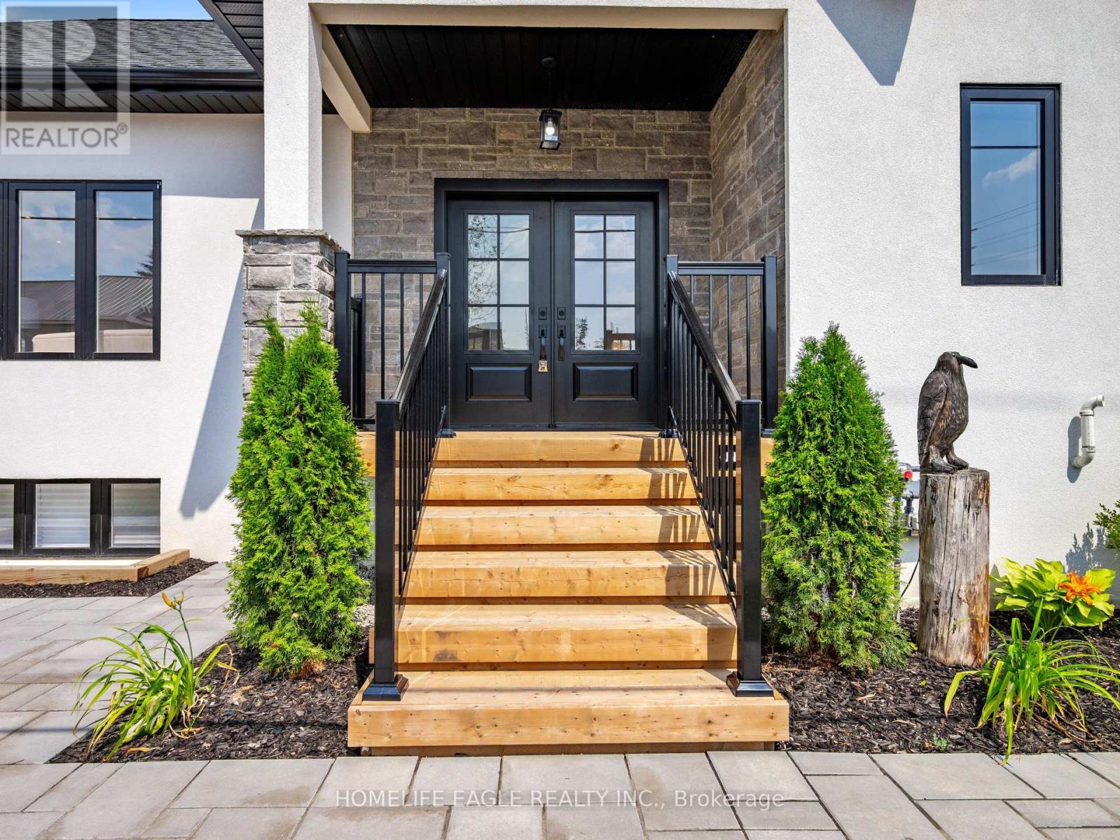 1242 Killarney Beach Road, Innisfil (Lefroy), Ontario  L0L 1W0 - Photo 5 - N12453528