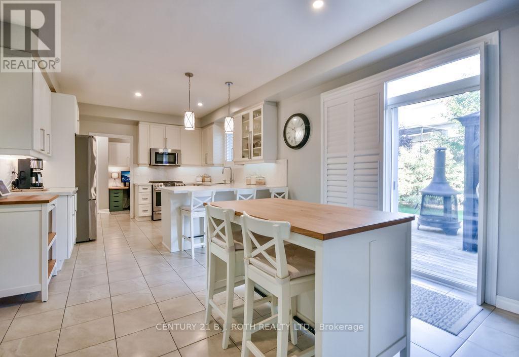 63 The Queensway, Barrie (Innis-Shore), Ontario  L4M 7J3 - Photo 15 - S12453495