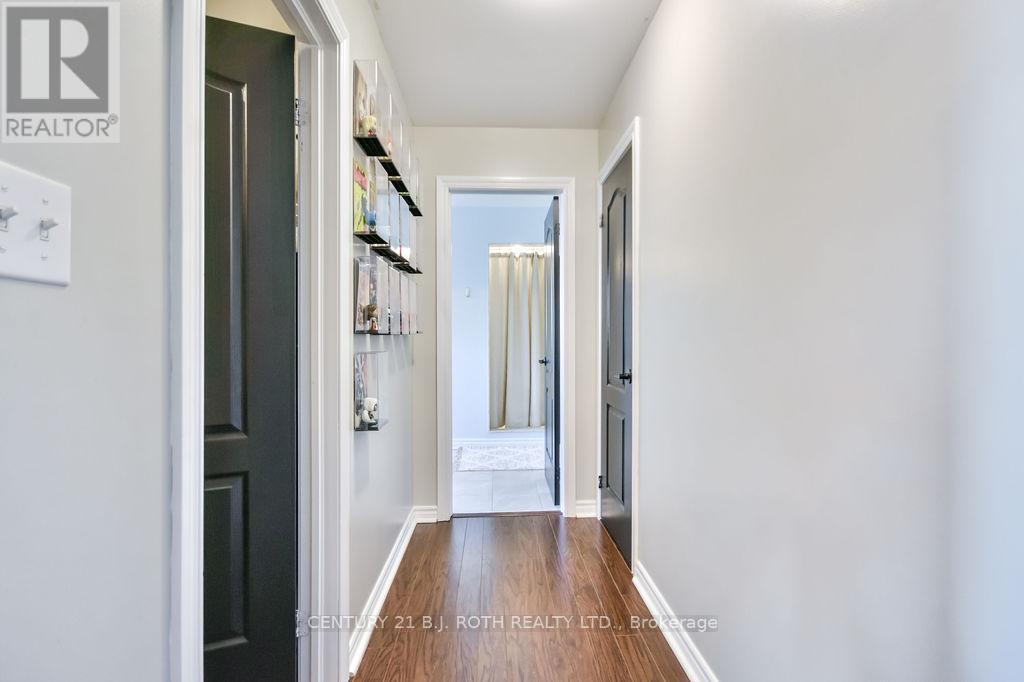 63 The Queensway, Barrie (Innis-Shore), Ontario  L4M 7J3 - Photo 20 - S12453495