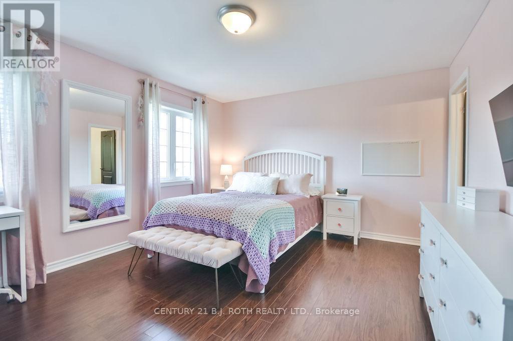 63 The Queensway, Barrie (Innis-Shore), Ontario  L4M 7J3 - Photo 22 - S12453495