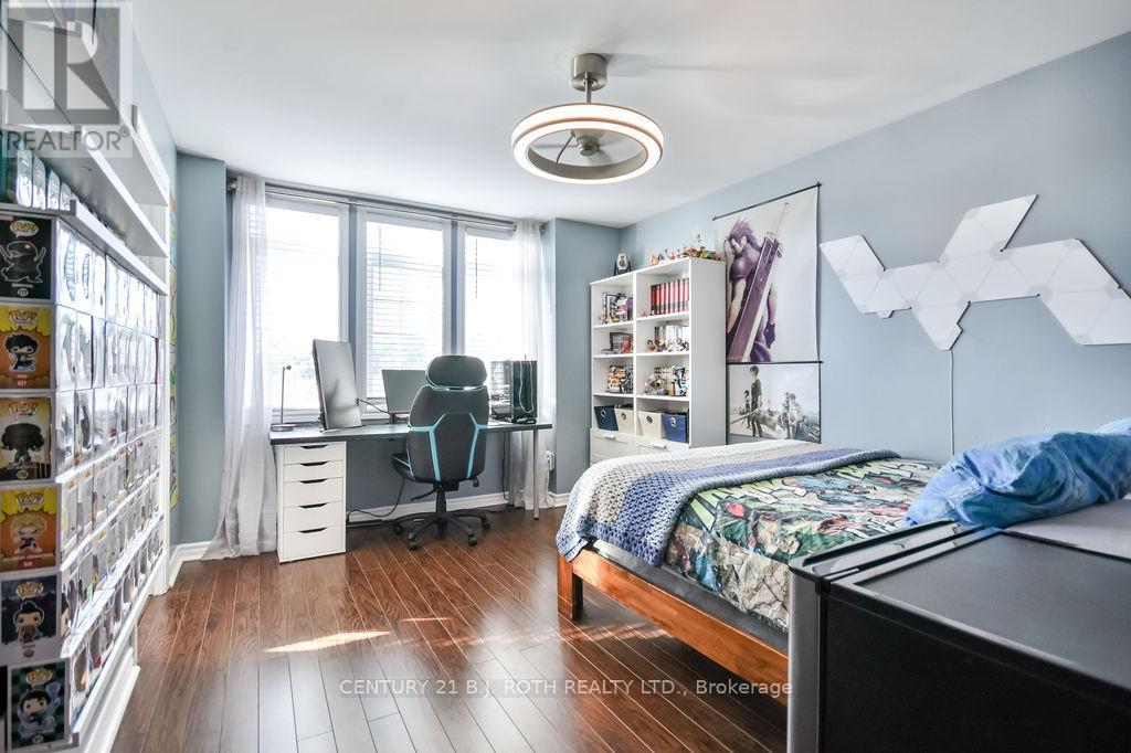 63 The Queensway, Barrie (Innis-Shore), Ontario  L4M 7J3 - Photo 26 - S12453495