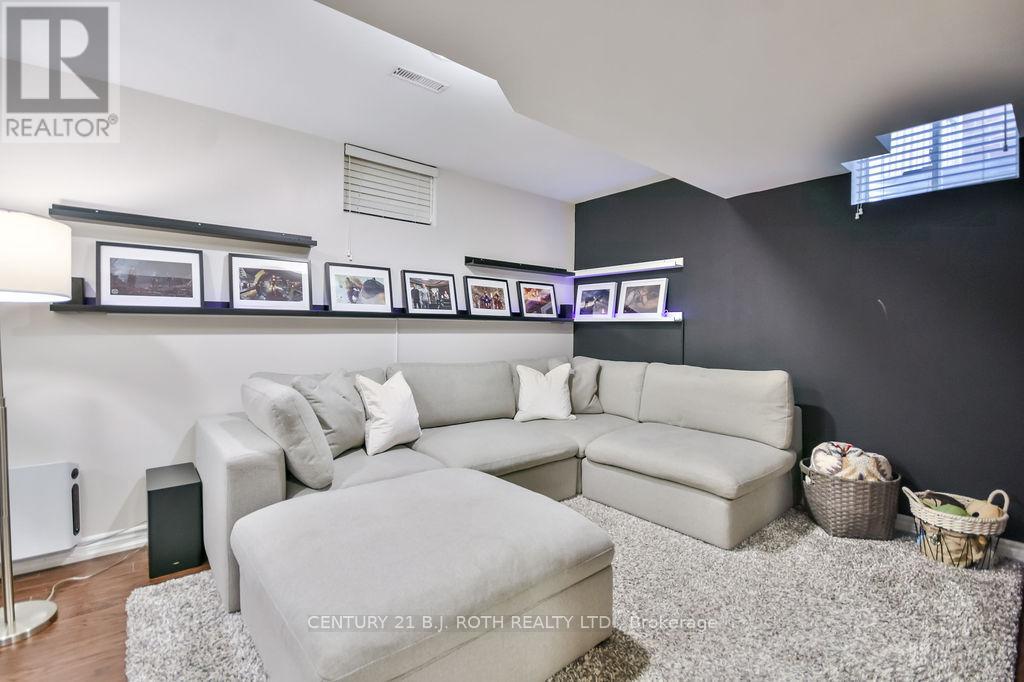 63 The Queensway, Barrie (Innis-Shore), Ontario  L4M 7J3 - Photo 30 - S12453495