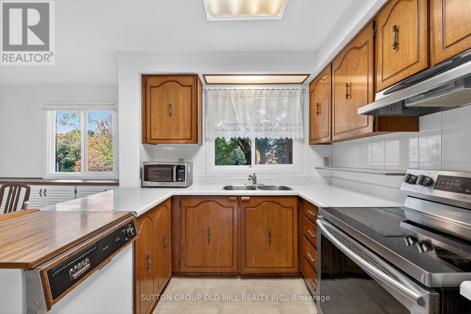 31 - 4230 Fieldgate Drive, Mississauga, Ontario  L4W 2M5 - Photo 13 - W12453517