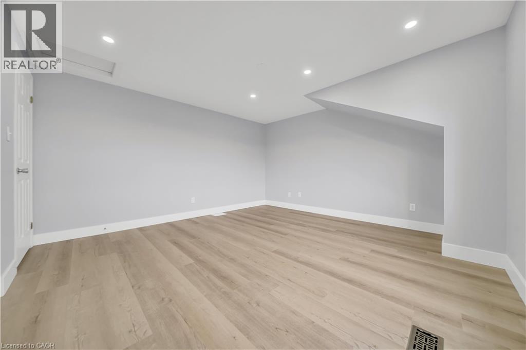 698 Activa Avenue, Kitchener, Ontario  N2E 4E1 - Photo 19 - 40777578