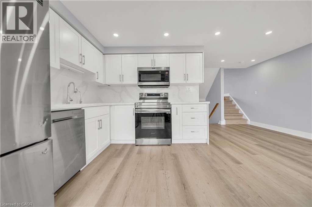 698 Activa Avenue, Kitchener, Ontario  N2E 4E1 - Photo 7 - 40777578