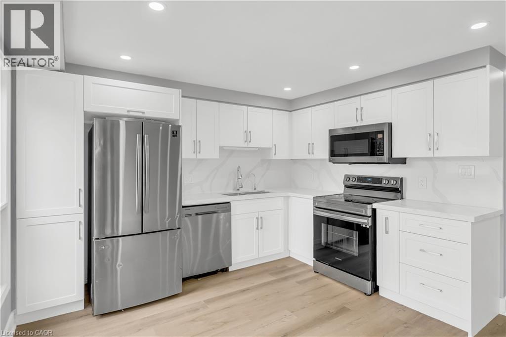 698 Activa Avenue, Kitchener, Ontario  N2E 4E1 - Photo 8 - 40777578