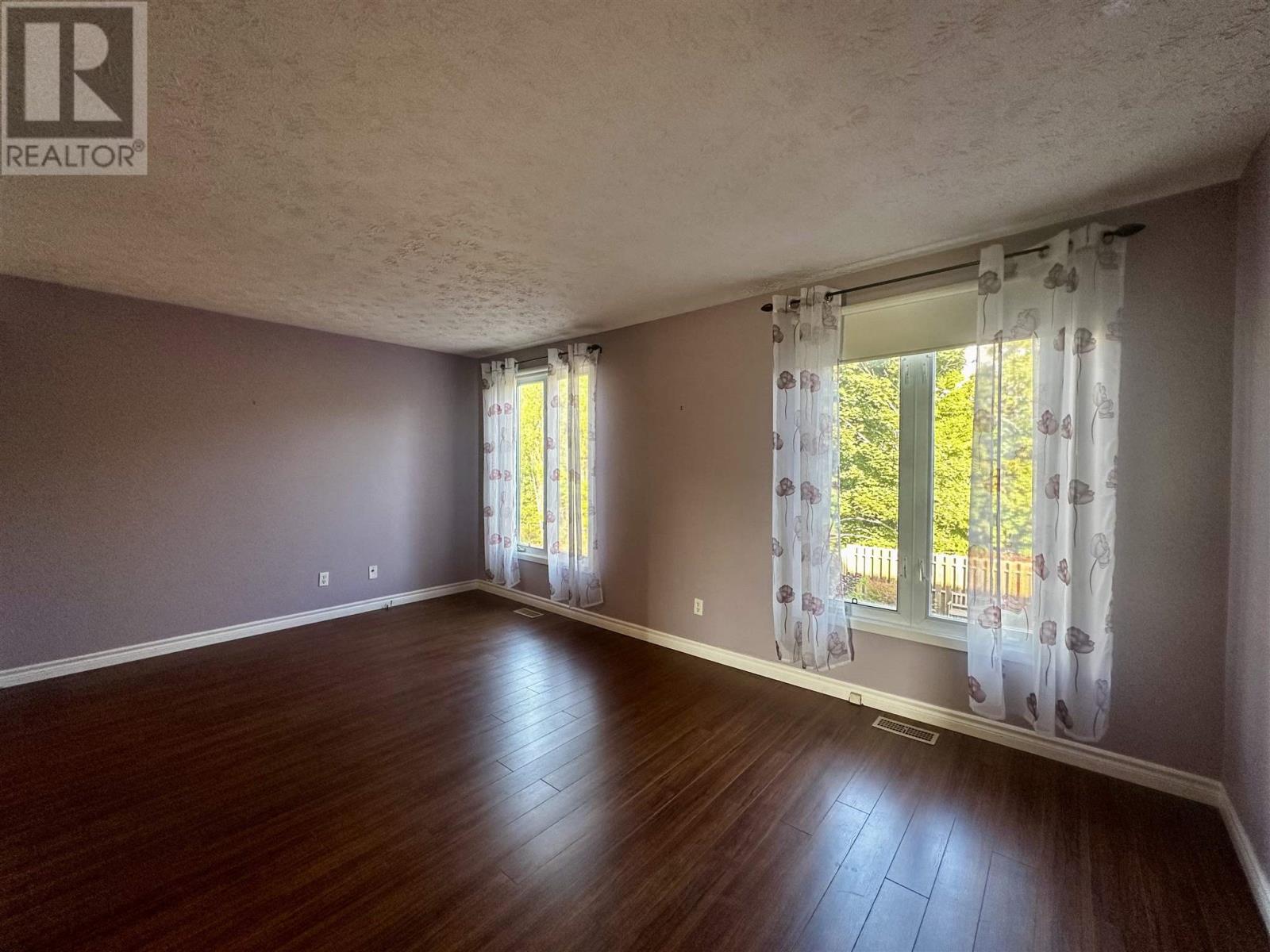 76 Frobel Dr, Elliot Lake, Ontario  P5A 3A2 - Photo 5 - SM252740