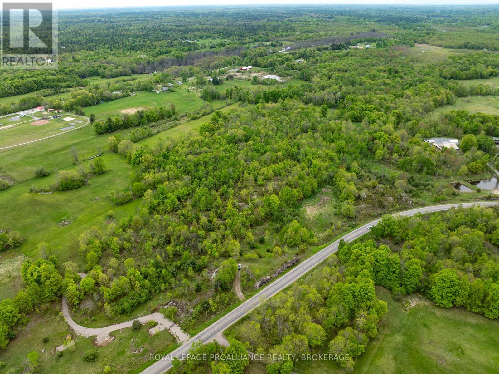 1147 Long Lake Road, Frontenac (Frontenac Centre), Ontario  K0H 2K0 - Photo 11 - X12453616
