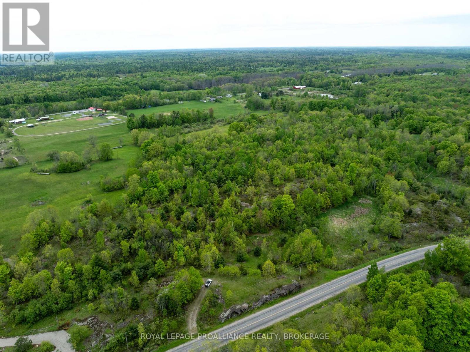 1147 Long Lake Road, Frontenac (Frontenac Centre), Ontario  K0H 2K0 - Photo 2 - X12453616