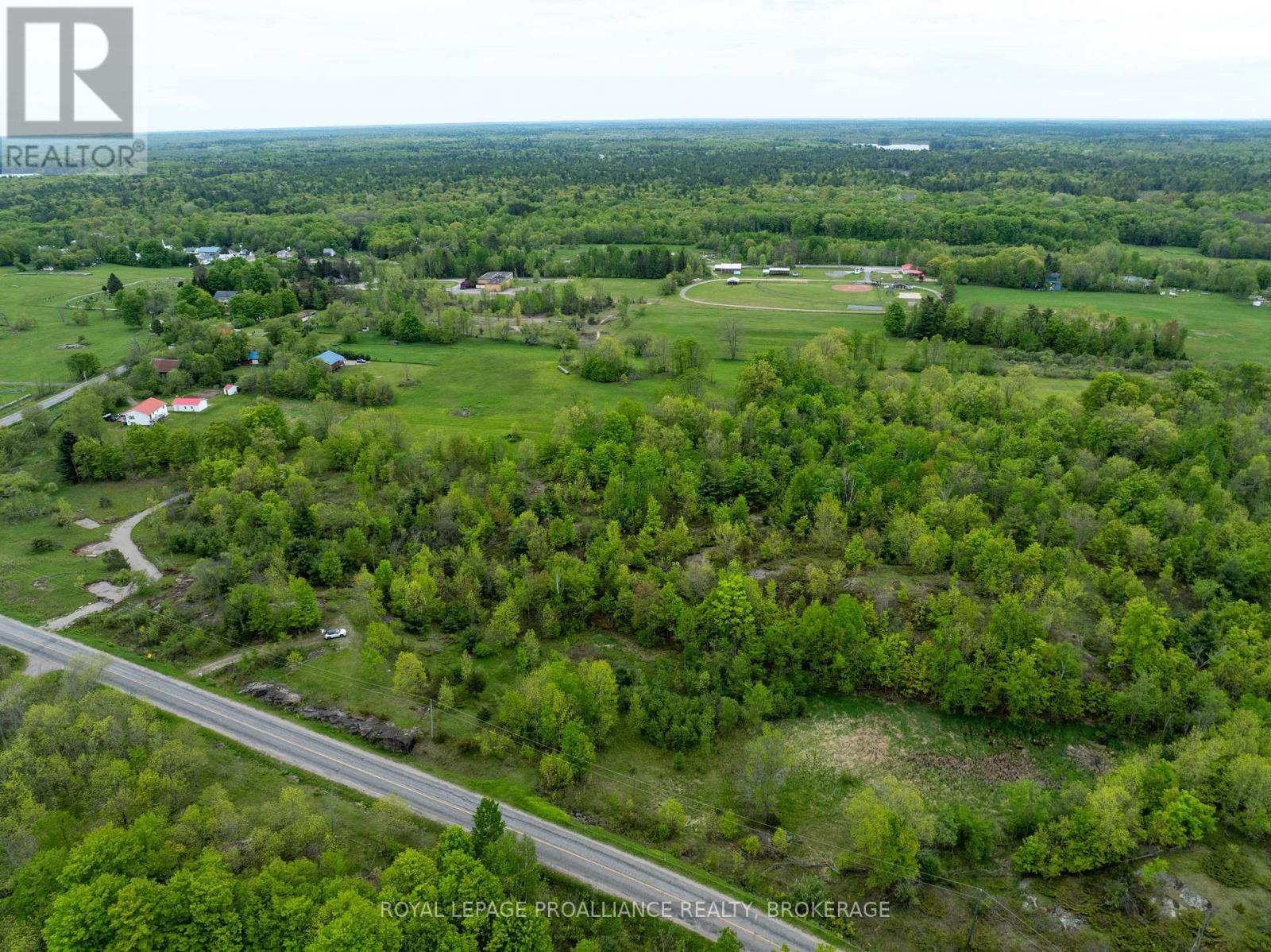 1147 Long Lake Road, Frontenac (Frontenac Centre), Ontario  K0H 2K0 - Photo 5 - X12453616