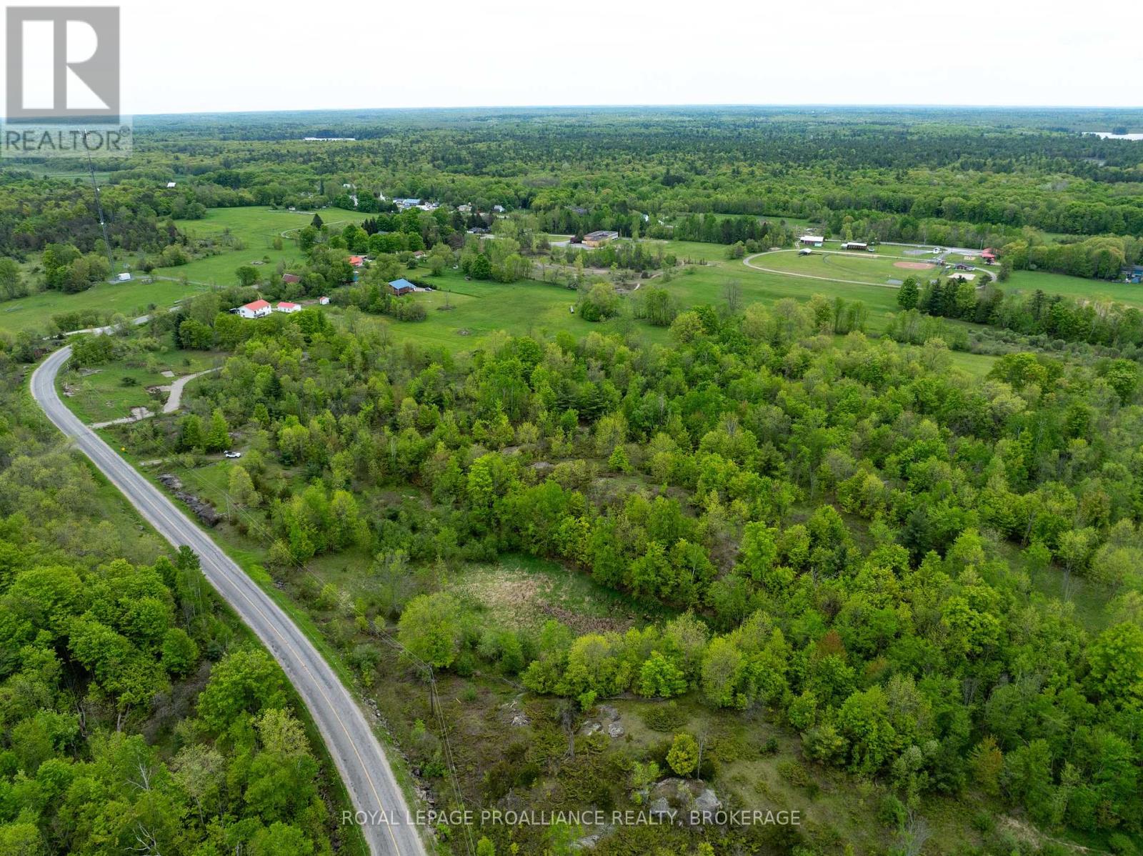1147 Long Lake Road, Frontenac (Frontenac Centre), Ontario  K0H 2K0 - Photo 7 - X12453616