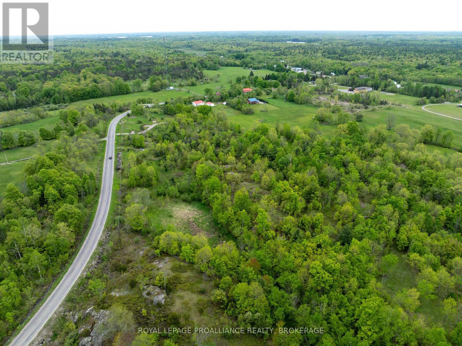 1147 Long Lake Road, Frontenac (Frontenac Centre), Ontario  K0H 2K0 - Photo 9 - X12453616