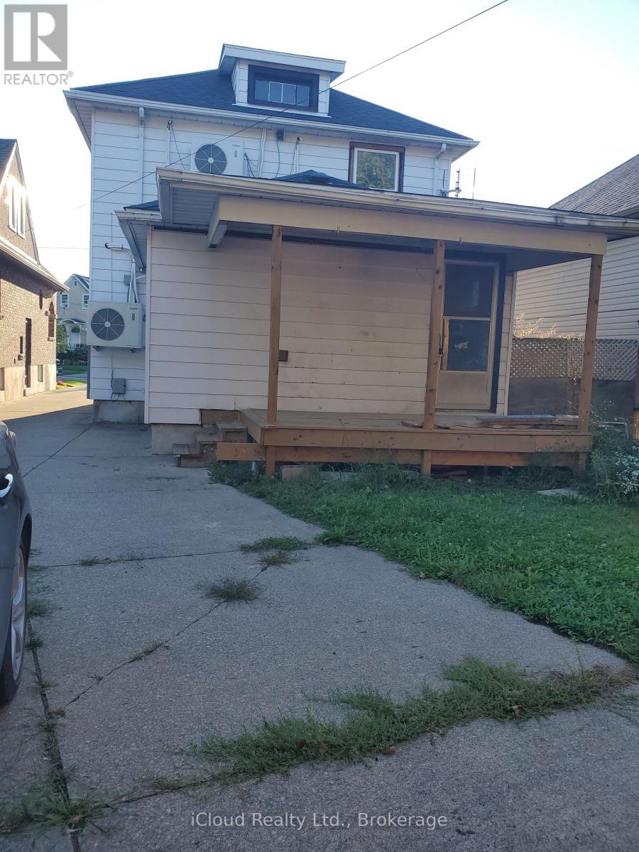 62 Currie Street, St. Catharines (Facer), Ontario  L2M 5M8 - Photo 2 - X12453514
