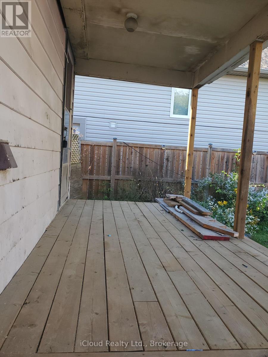 62 Currie Street, St. Catharines (Facer), Ontario  L2M 5M8 - Photo 3 - X12453514