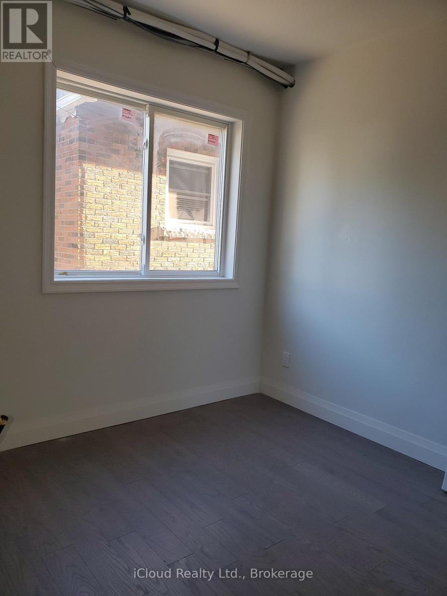 62 Currie Street, St. Catharines (Facer), Ontario  L2M 5M8 - Photo 5 - X12453514