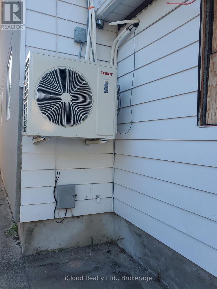 62 Currie Street, St. Catharines (Facer), Ontario  L2M 5M8 - Photo 9 - X12453514