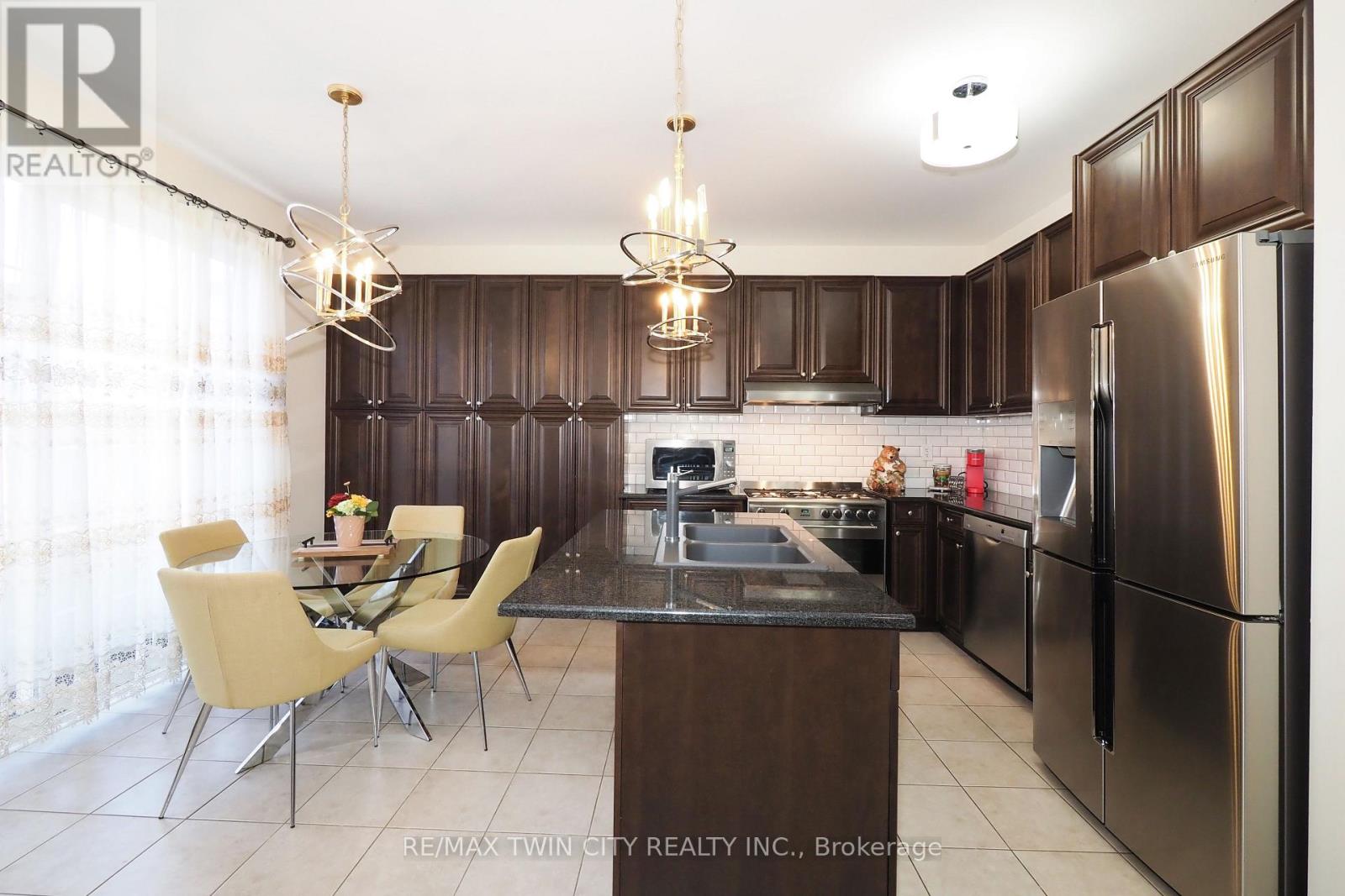 55 Dalton Drive, Cambridge, Ontario  N3C 0E8 - Photo 19 - X12453515