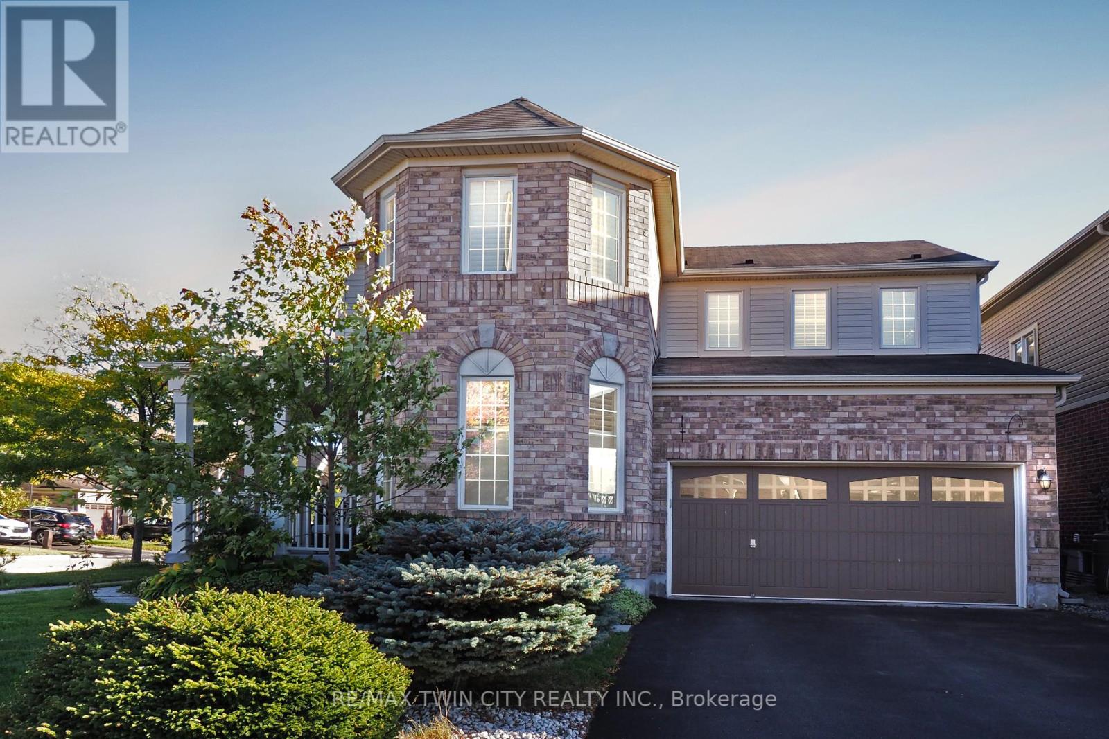 55 Dalton Drive, Cambridge, Ontario  N3C 0E8 - Photo 2 - X12453515