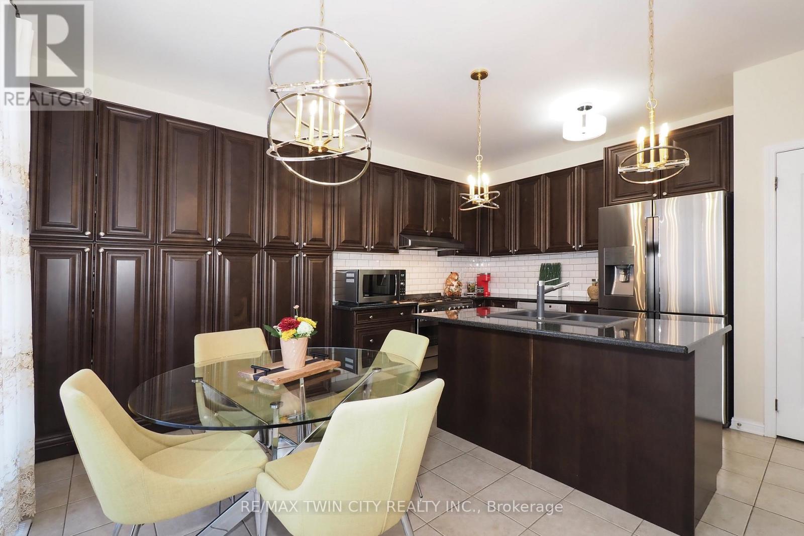 55 Dalton Drive, Cambridge, Ontario  N3C 0E8 - Photo 24 - X12453515