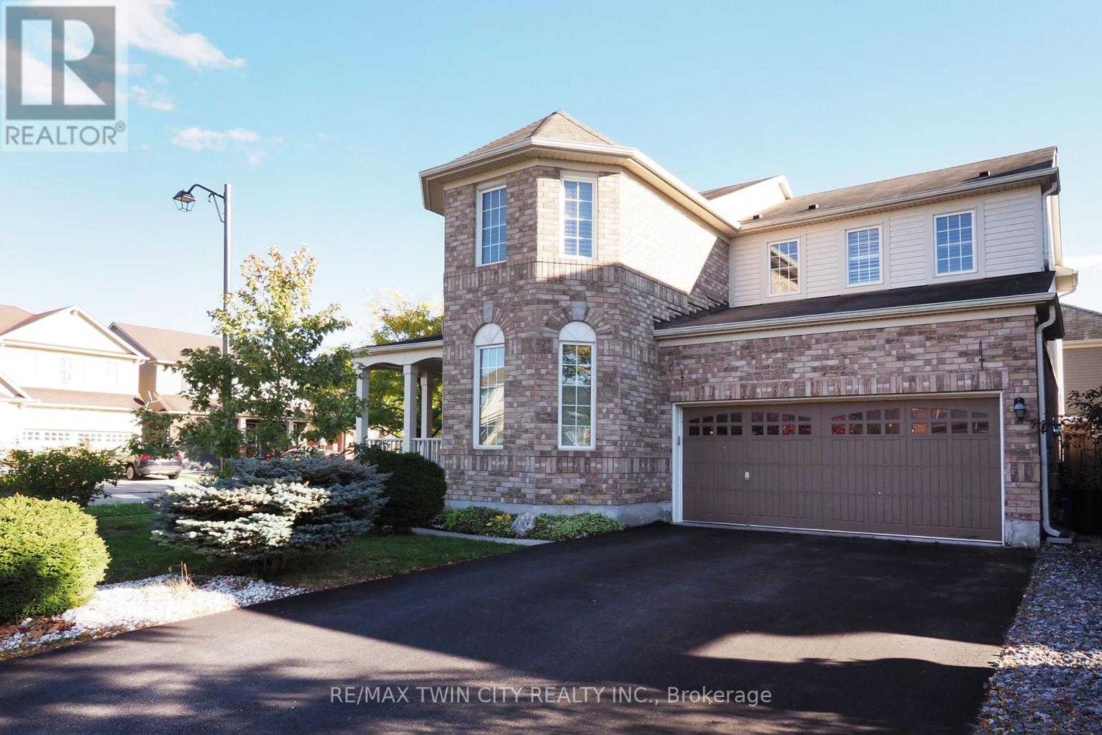 55 Dalton Drive, Cambridge, Ontario  N3C 0E8 - Photo 3 - X12453515