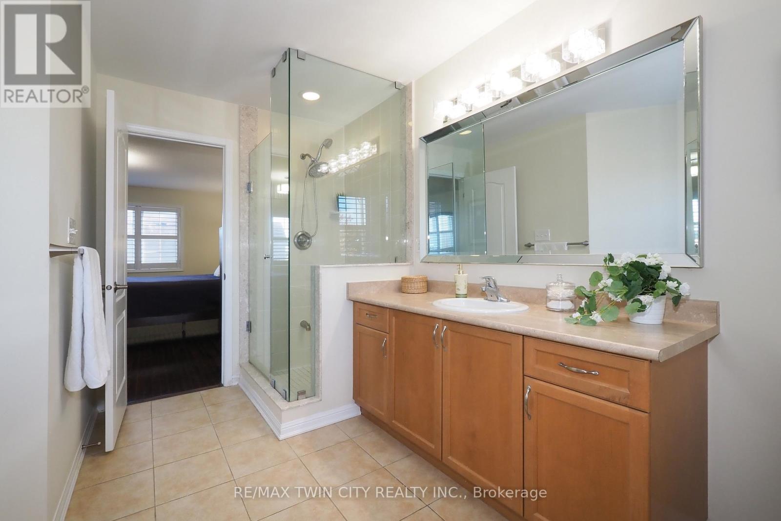55 Dalton Drive, Cambridge, Ontario  N3C 0E8 - Photo 33 - X12453515