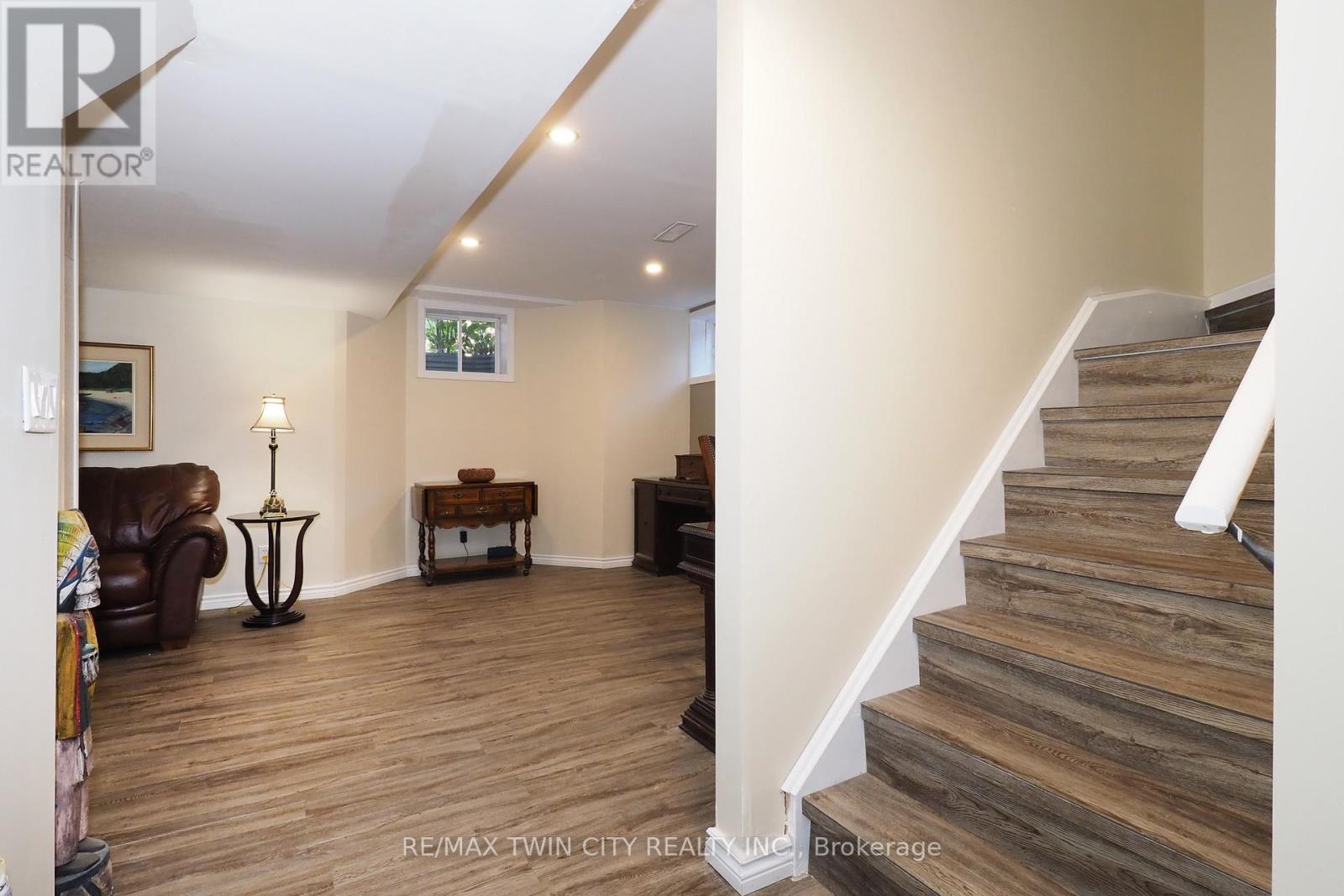 55 Dalton Drive, Cambridge, Ontario  N3C 0E8 - Photo 38 - X12453515