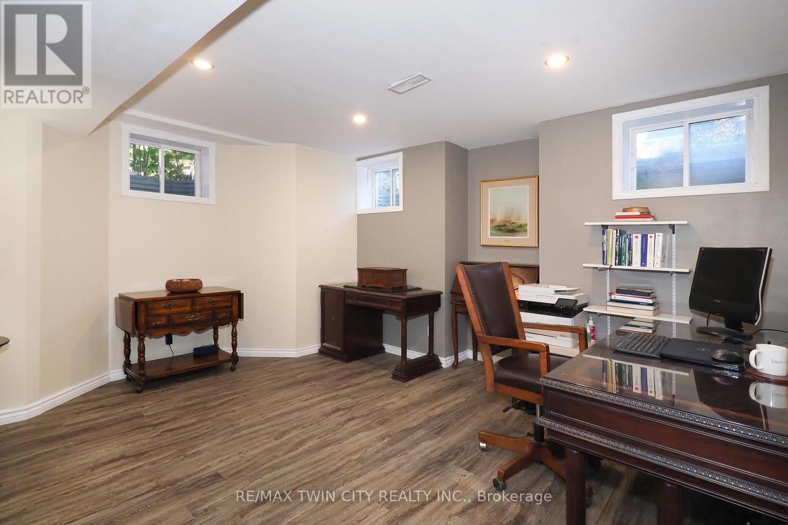 55 Dalton Drive, Cambridge, Ontario  N3C 0E8 - Photo 41 - X12453515