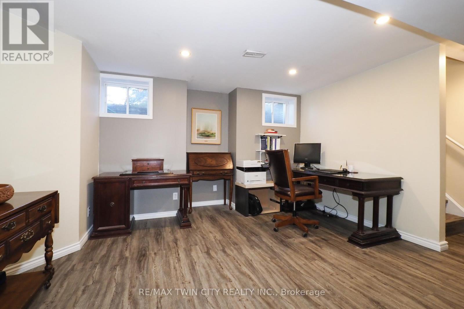 55 Dalton Drive, Cambridge, Ontario  N3C 0E8 - Photo 42 - X12453515