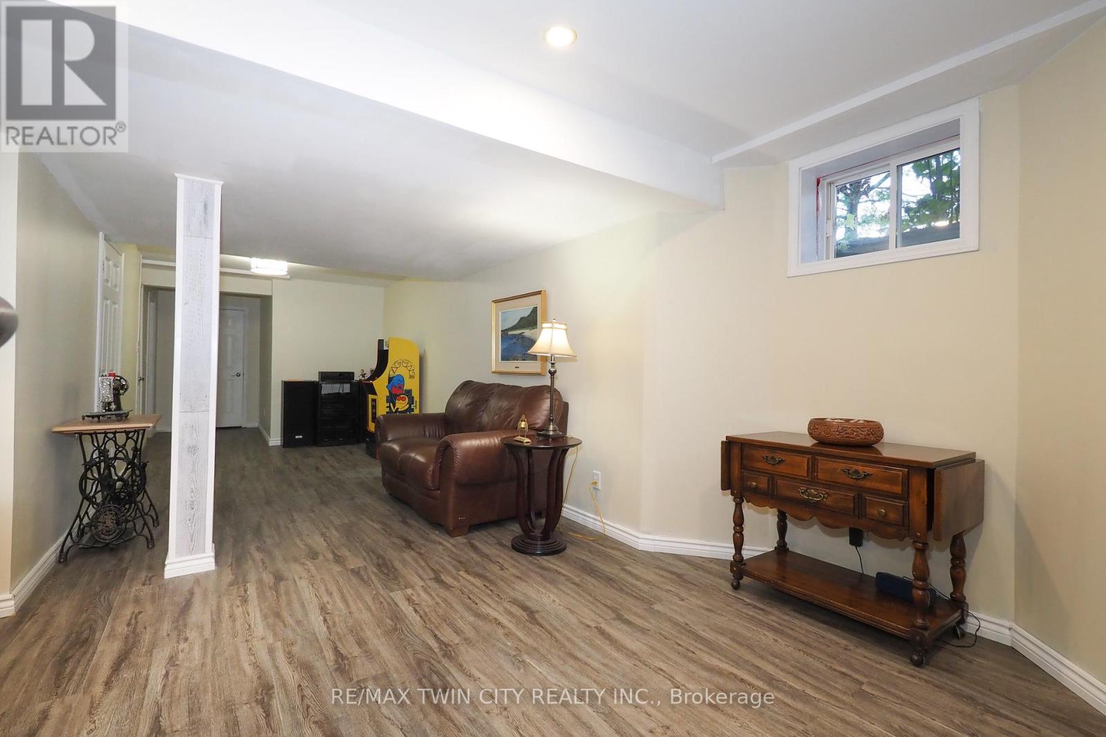 55 Dalton Drive, Cambridge, Ontario  N3C 0E8 - Photo 43 - X12453515