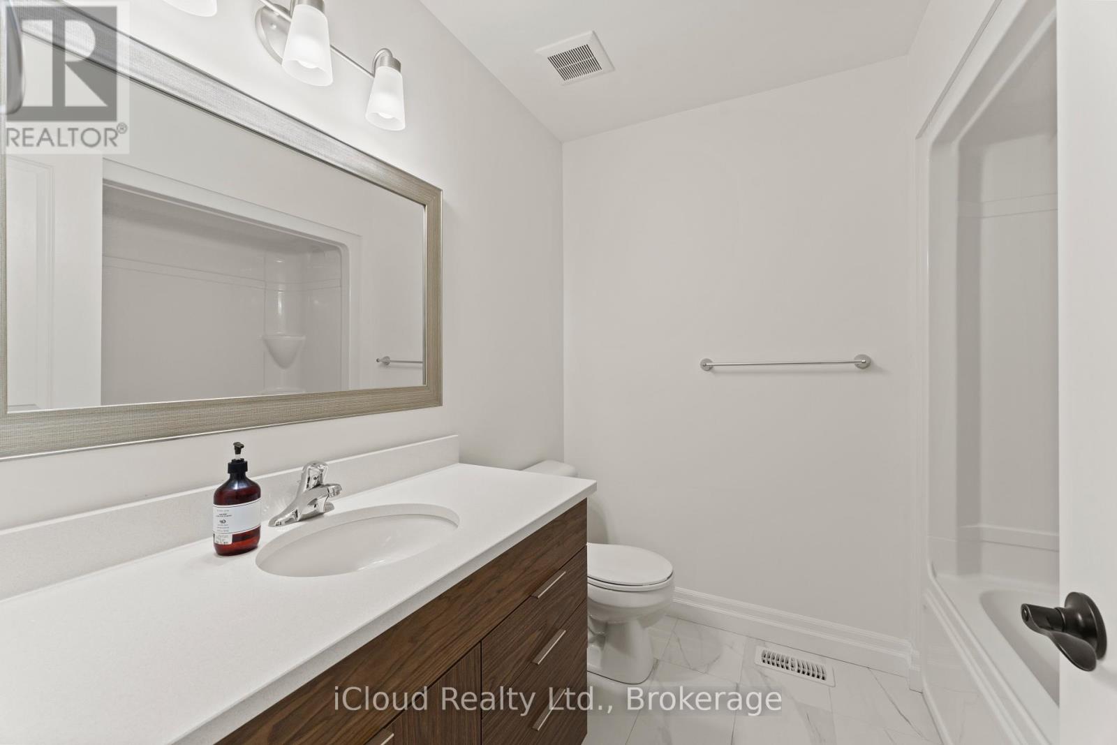 22 Kingsbridge Drive, Amherstburg, Ontario  N9V 4A4 - Photo 17 - X12453524