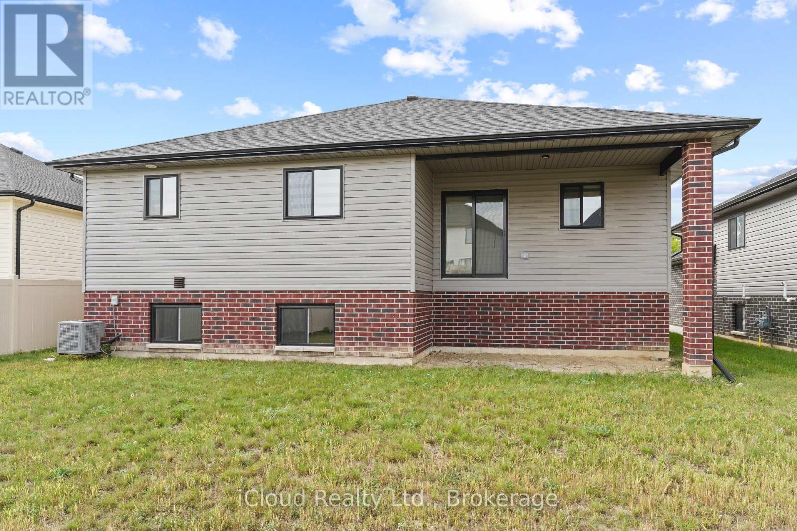 22 Kingsbridge Drive, Amherstburg, Ontario  N9V 4A4 - Photo 21 - X12453524