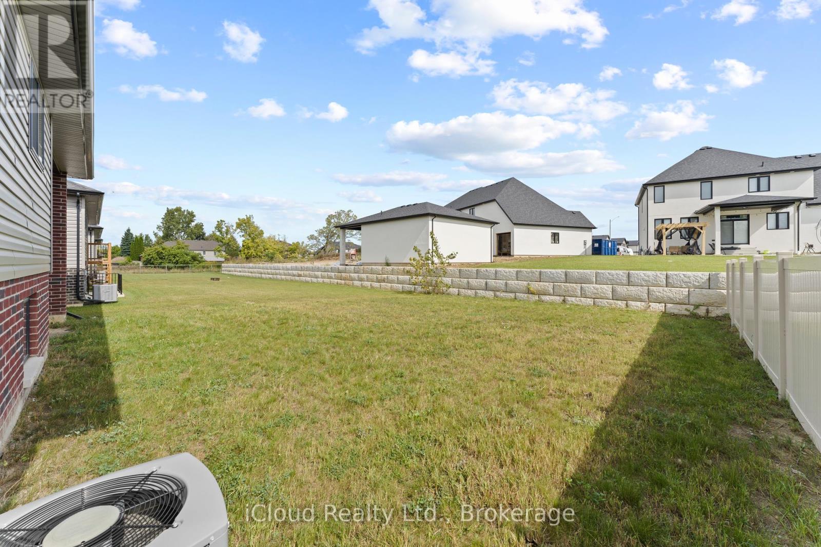 22 Kingsbridge Drive, Amherstburg, Ontario  N9V 4A4 - Photo 31 - X12453524