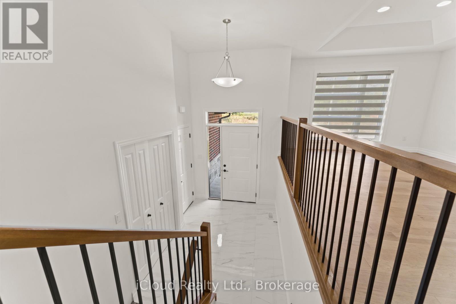 22 Kingsbridge Drive, Amherstburg, Ontario  N9V 4A4 - Photo 4 - X12453524