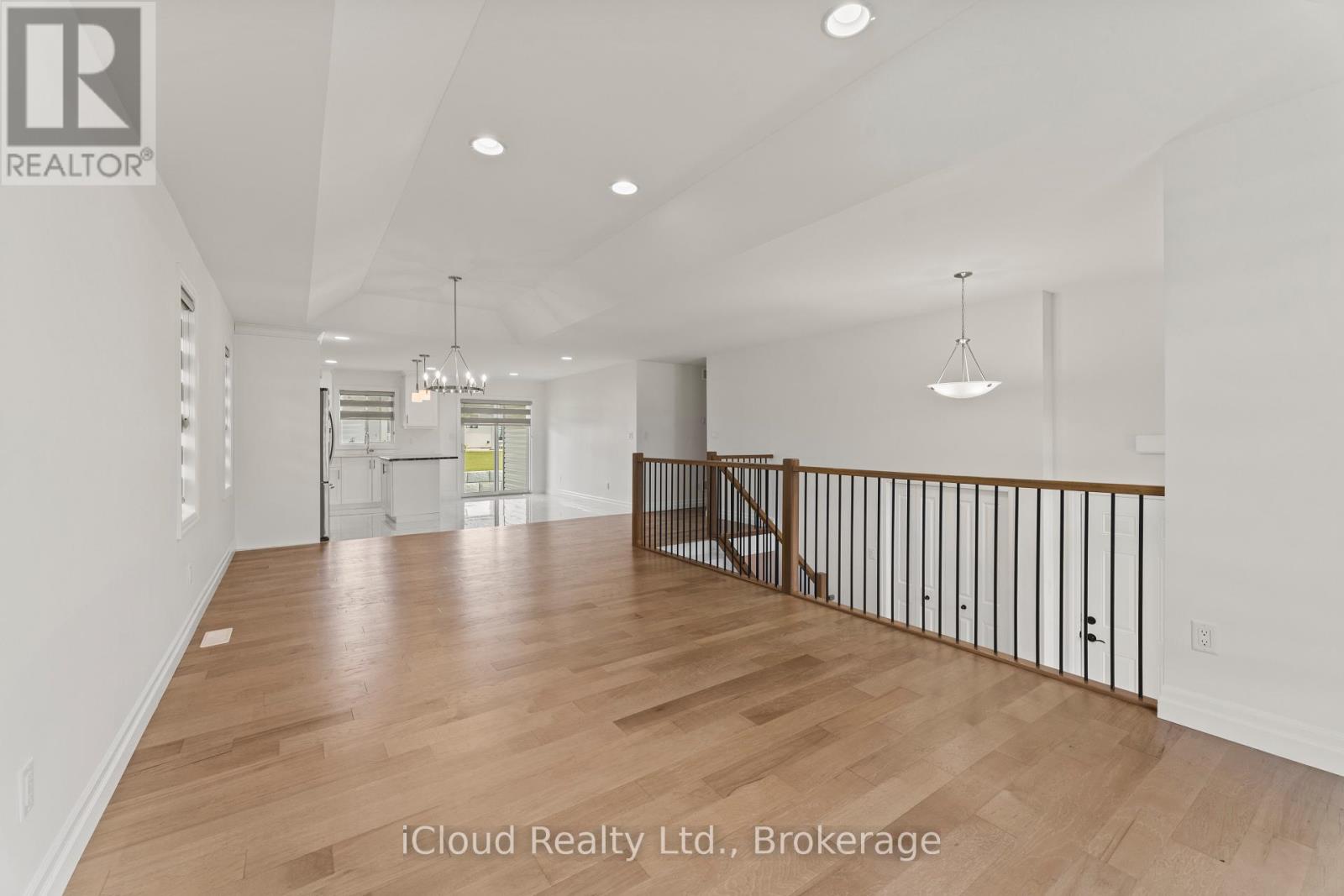 22 Kingsbridge Drive, Amherstburg, Ontario  N9V 4A4 - Photo 6 - X12453524