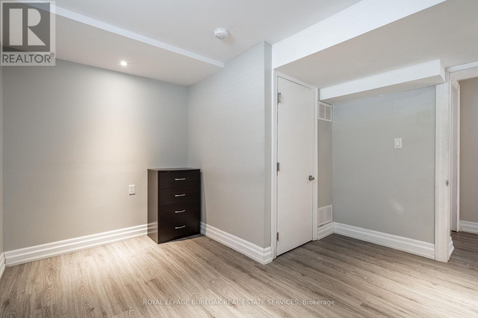 Lower - 34 Briarwood Crescent, Hamilton, Ontario  L9C 4B9 - Photo 19 - X12453529