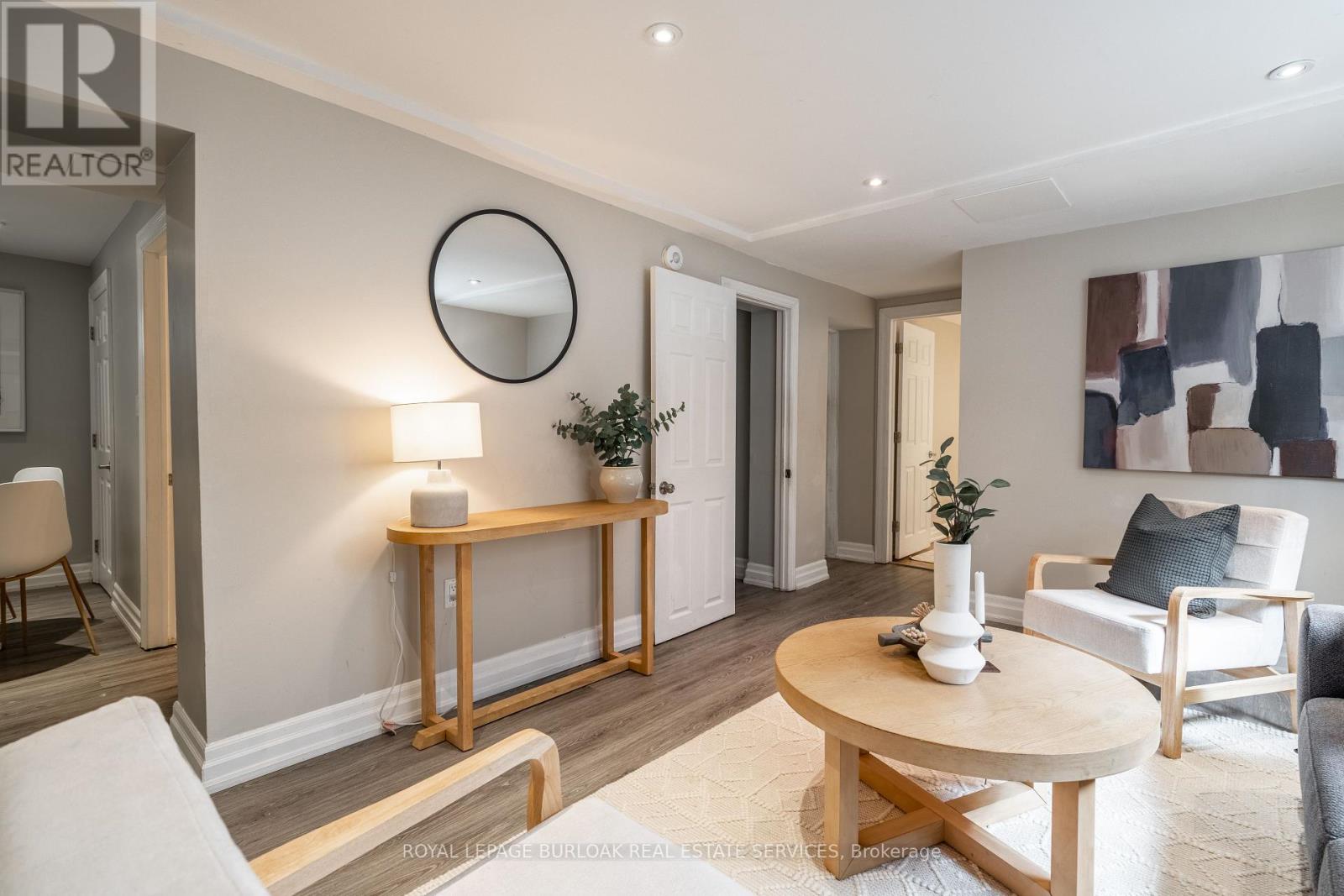 Lower - 34 Briarwood Crescent, Hamilton, Ontario  L9C 4B9 - Photo 4 - X12453529