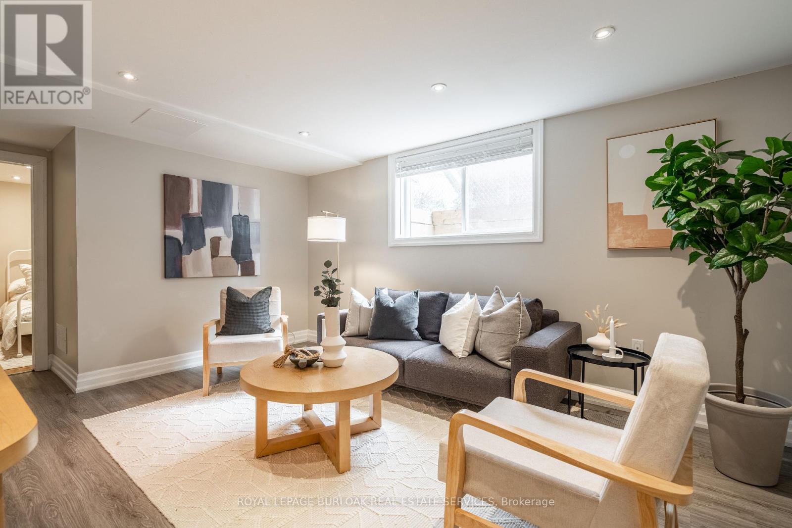 Lower - 34 Briarwood Crescent, Hamilton, Ontario  L9C 4B9 - Photo 5 - X12453529