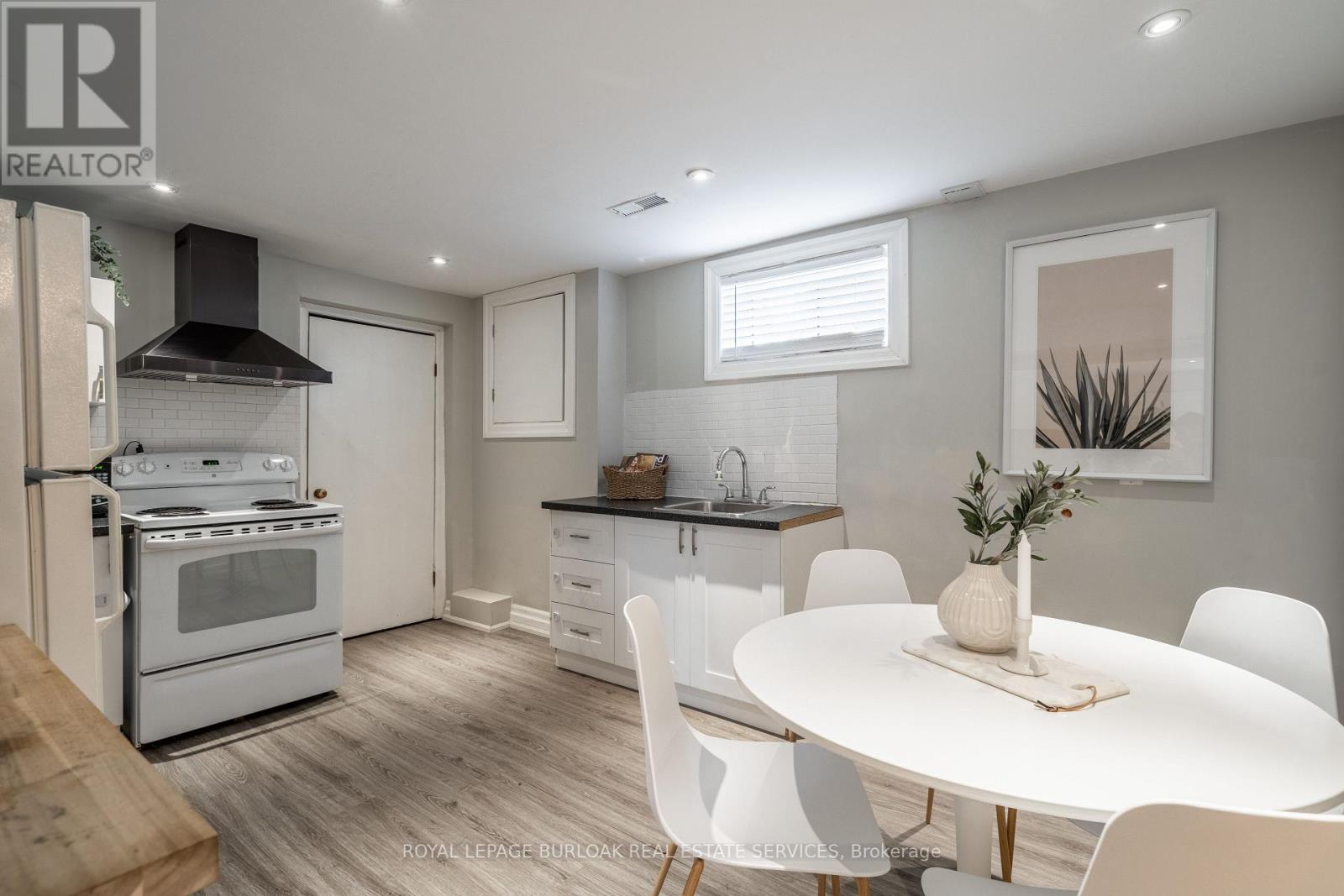 Lower - 34 Briarwood Crescent, Hamilton, Ontario  L9C 4B9 - Photo 6 - X12453529