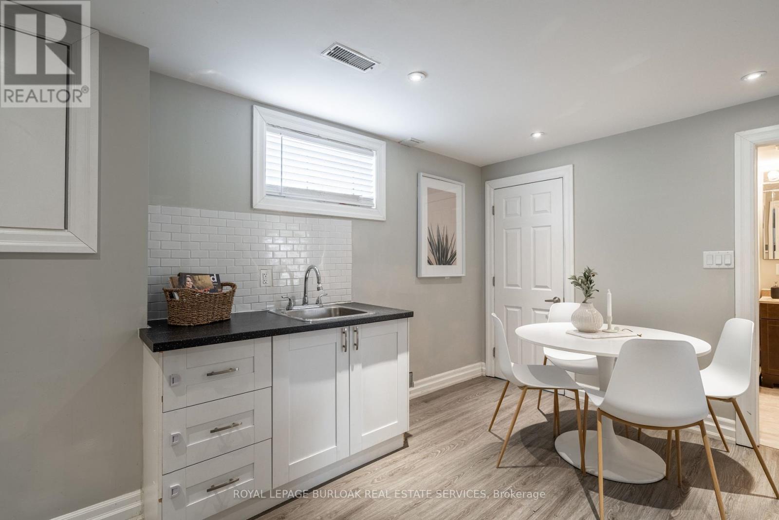 Lower - 34 Briarwood Crescent, Hamilton, Ontario  L9C 4B9 - Photo 9 - X12453529