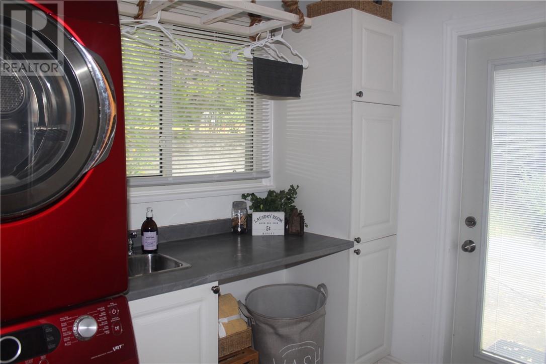 15 Rodney Street, Barrie, Ontario  L4M 4B5 - Photo 14 - 2122025