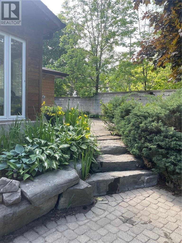 15 Rodney Street, Barrie, Ontario  L4M 4B5 - Photo 37 - 2122025