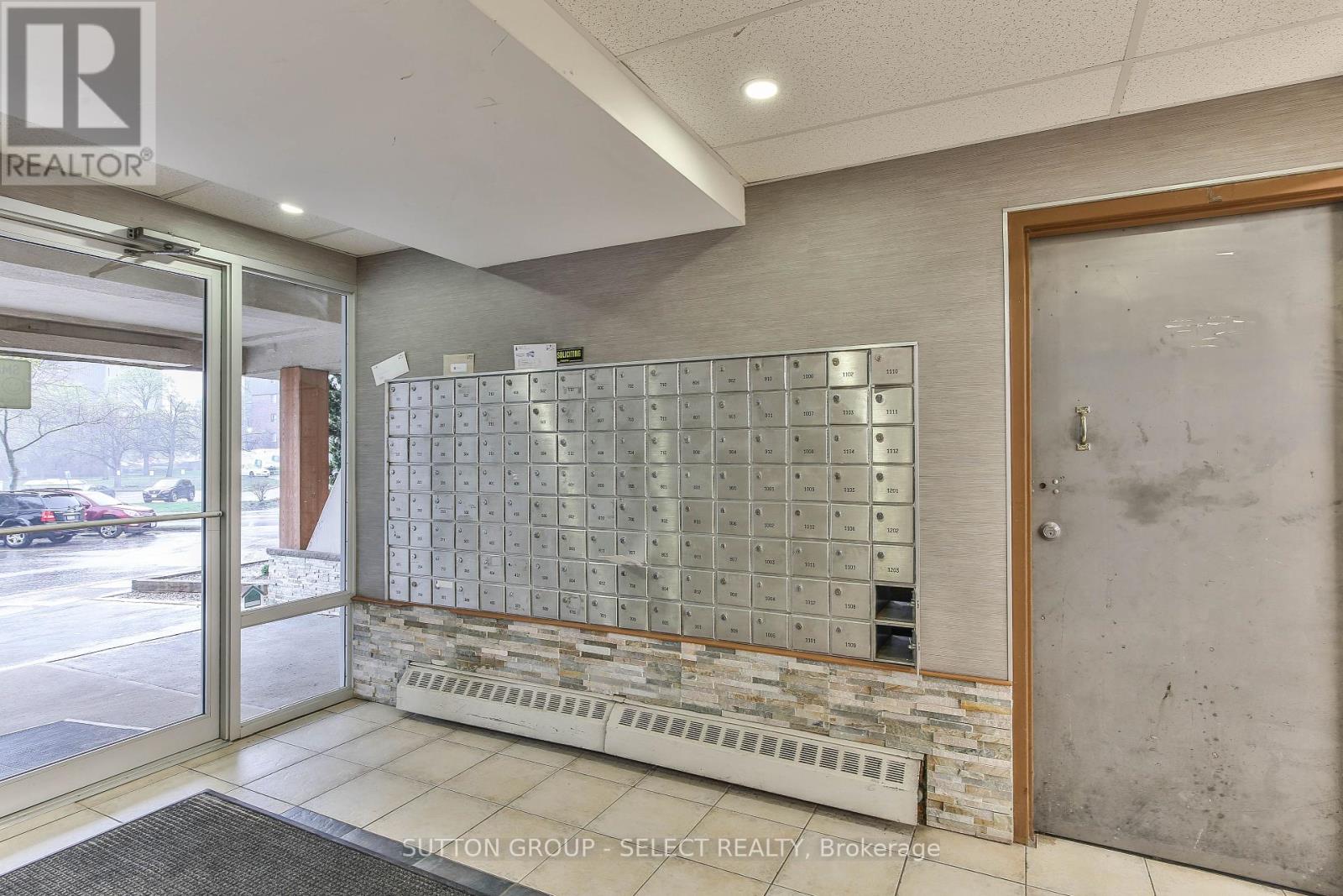 409 - 583 Mornington Avenue, London East (East G), Ontario  N5Y 3E9 - Photo 5 - X12453621