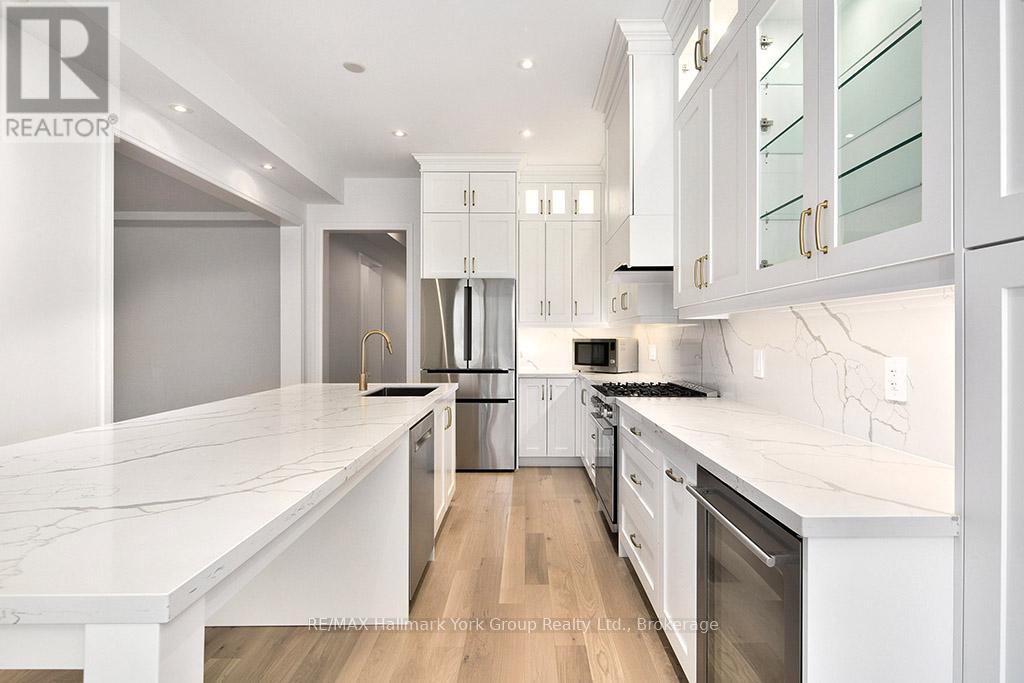 5-11 Bay Street E, Blue Mountains, Ontario  N0H 2P0 - Photo 2 - X12453545