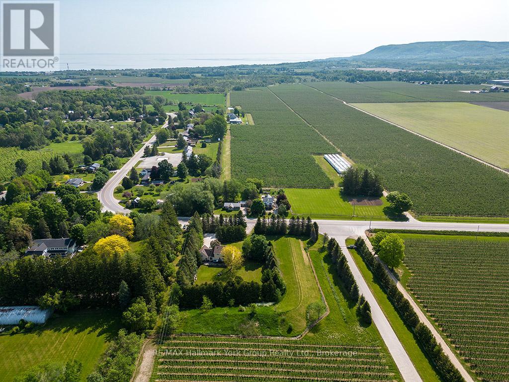 788267 Grey 13 Road, Blue Mountains, Ontario  N0H 1J0 - Photo 6 - X12453571