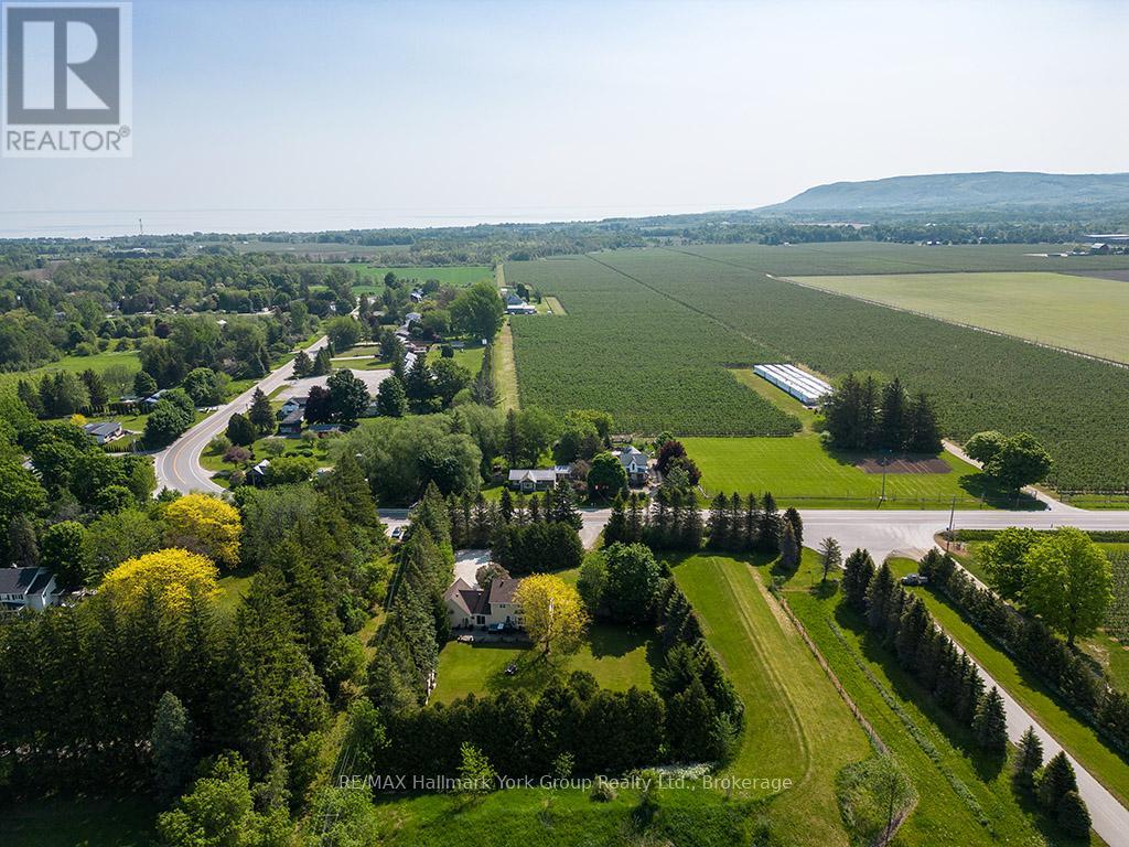 788267 Grey 13 Road, Blue Mountains, Ontario  N0H 1J0 - Photo 7 - X12453571