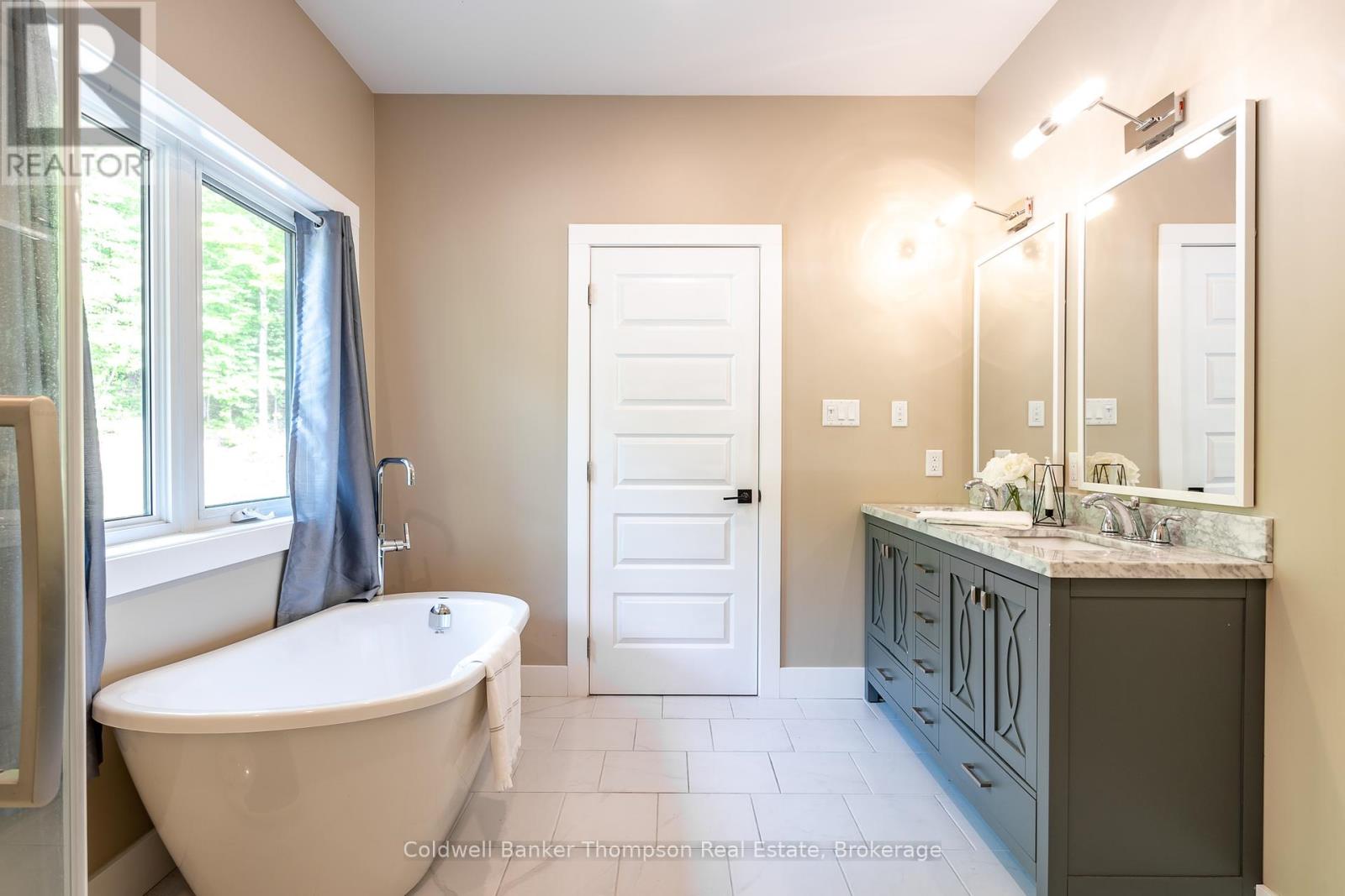 467 Clearwater Lake Road, Huntsville, Ontario  P0B 1L0 - Photo 14 - X12453586