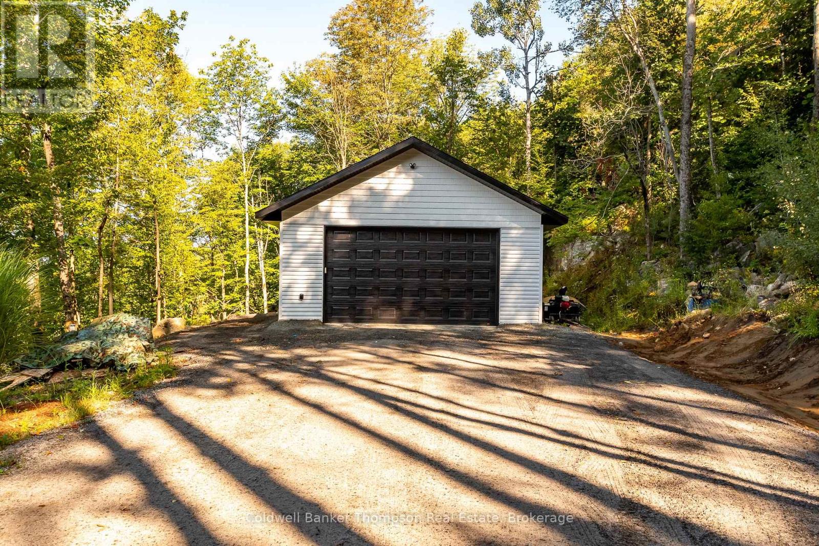 467 Clearwater Lake Road, Huntsville, Ontario  P0B 1L0 - Photo 3 - X12453586