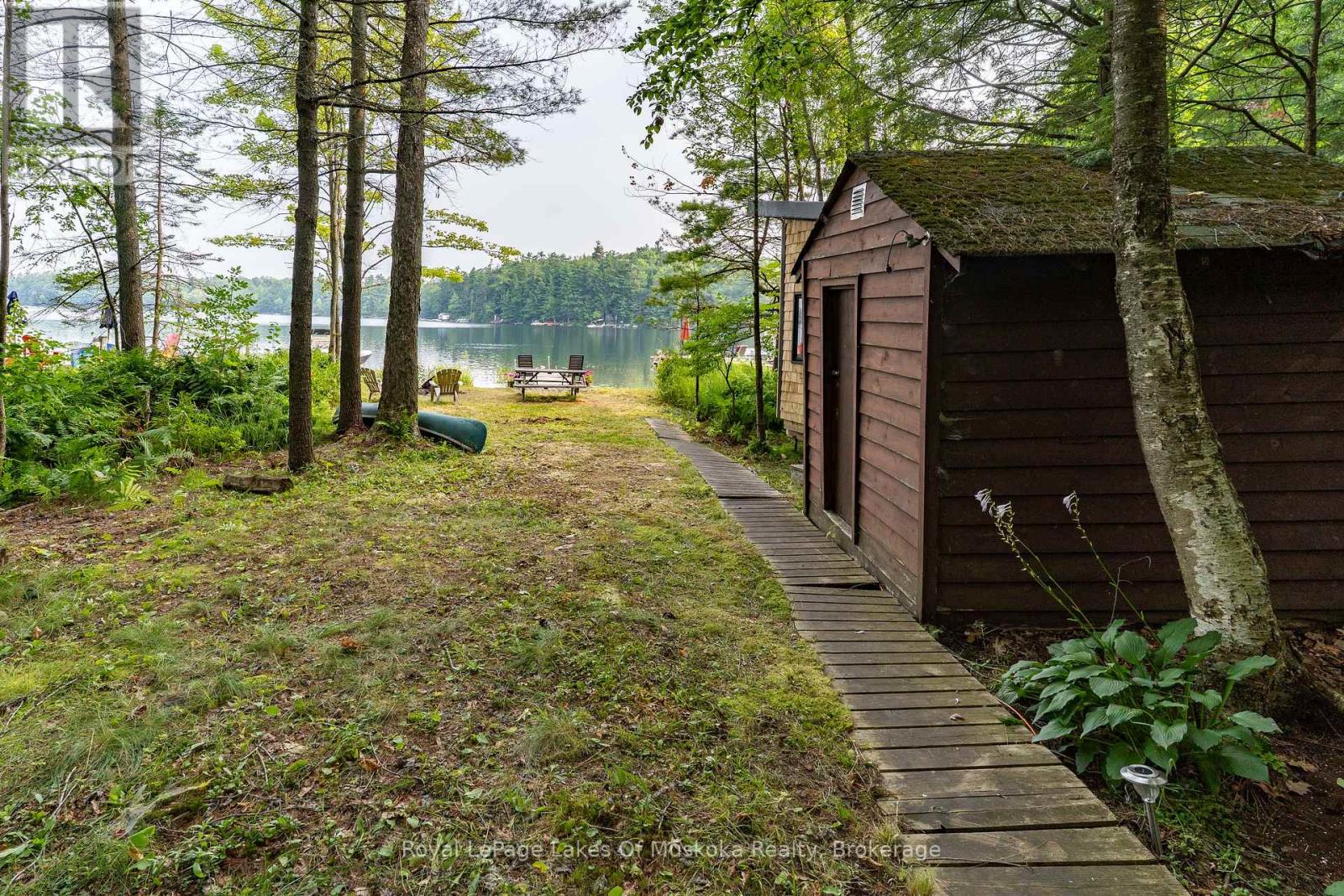 1072 Long Lake Road, Muskoka Lakes (Wood (Muskoka Lakes)), Ontario  P0C 1A0 - Photo 16 - X12453613